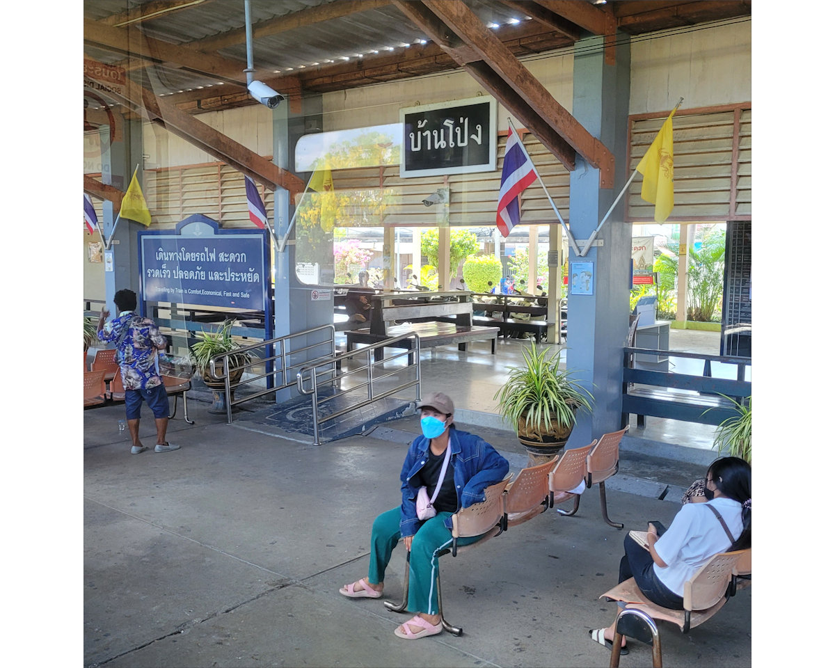 Train Ride from Bangkok to Prachuap