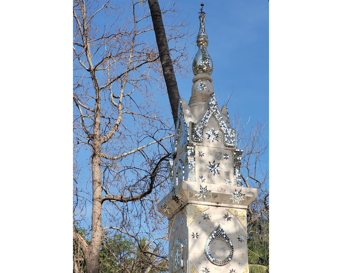 Wat Kohlak - tombstone or stupa?