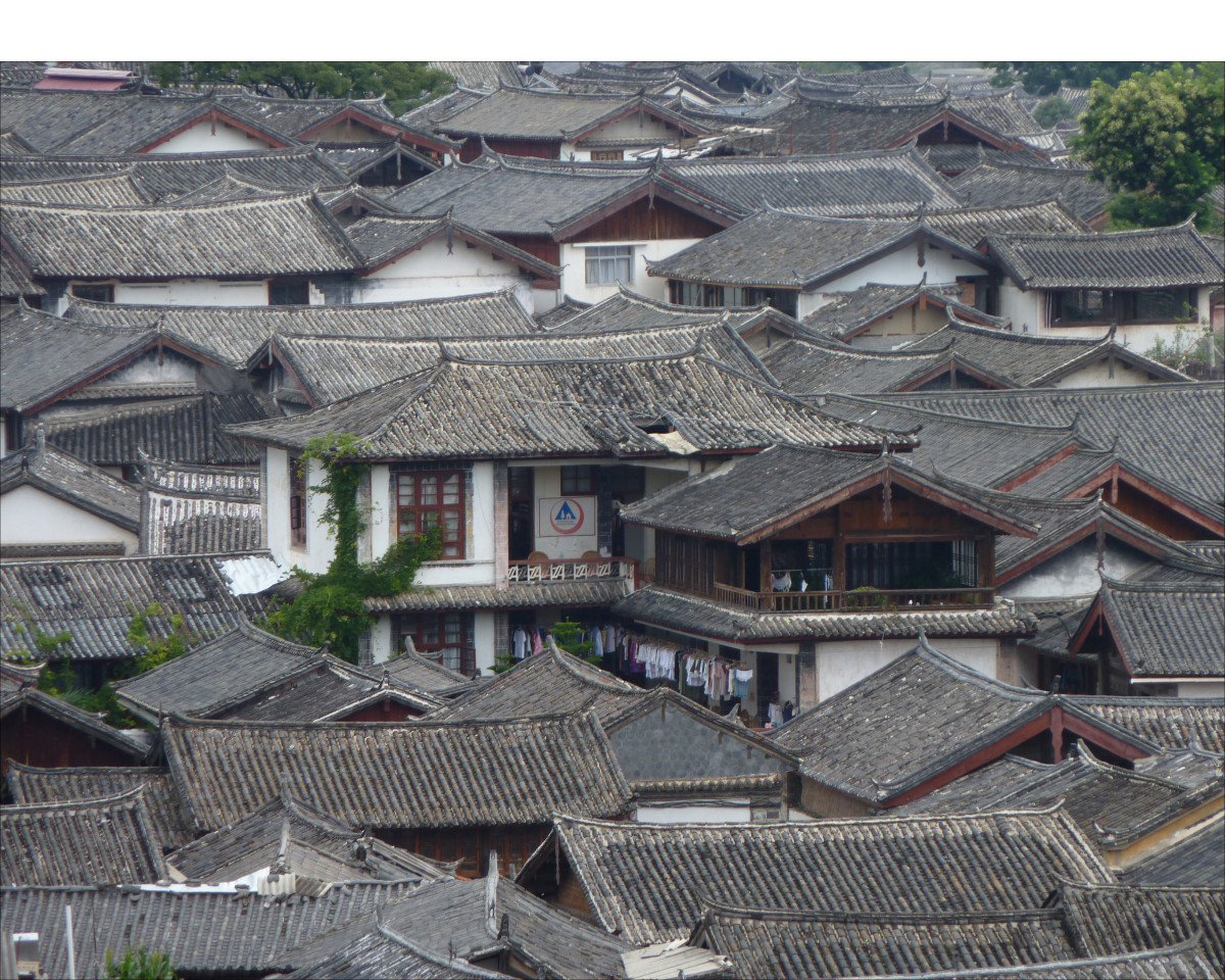 Lijiang - sea of roofs