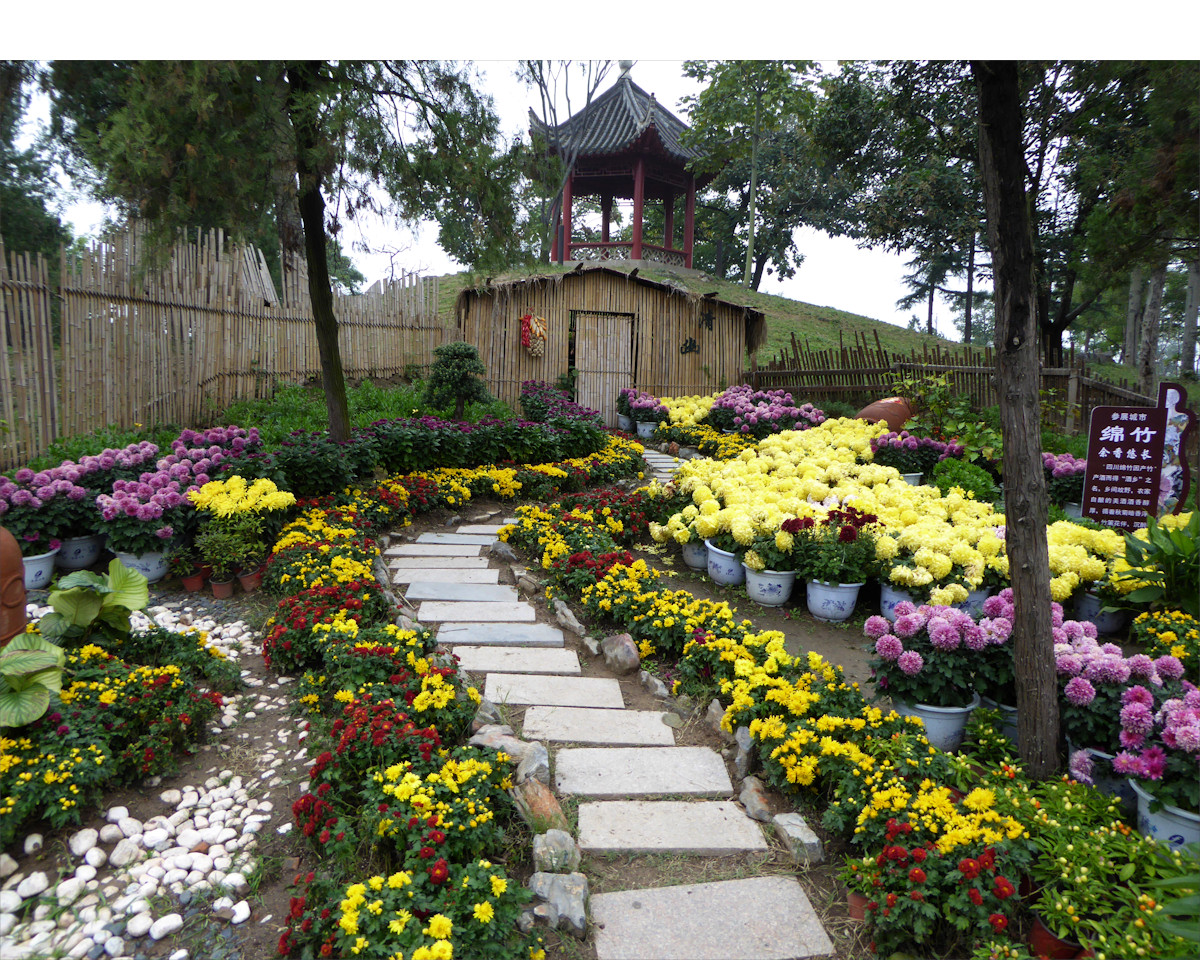 Kaifeng, Iron Pagoda