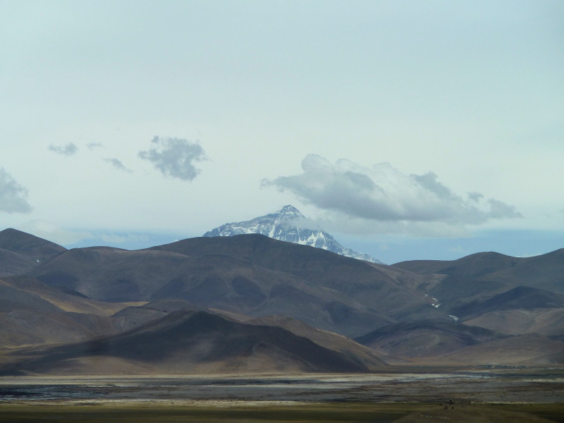 Between Old Tingri and the border to Nepal